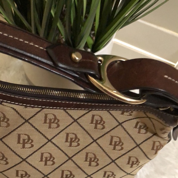 Dooney & Bourke brown monogram shoulder bag - Picture 3 of 13
